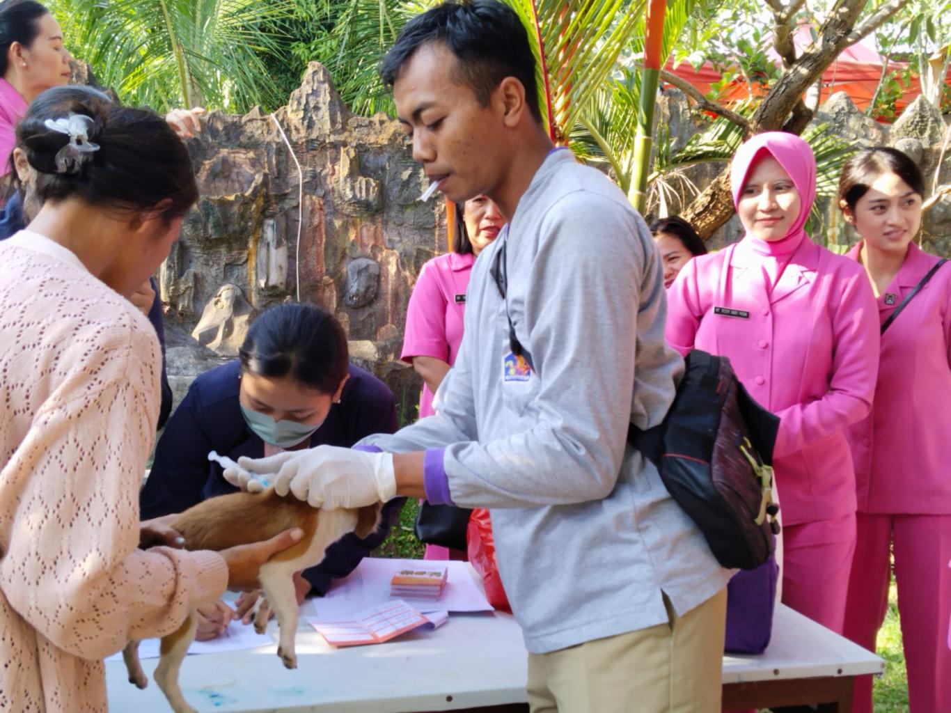 DESA PANJI “DISASAR” VAKSIN ANTI RABIES - Website Desa PANJI